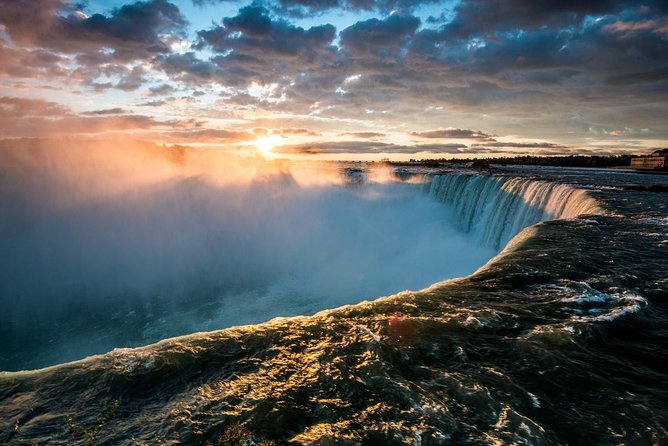Niagara Falls Canada Day + Night Small Group Tour W/Falls Dinner - Meeting Point and Pickup