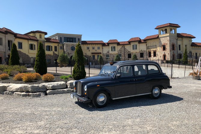 Niagara-On-The-Lake Wine Tour With Lunch -Private Tour in Classic English Cab - Lunch Options