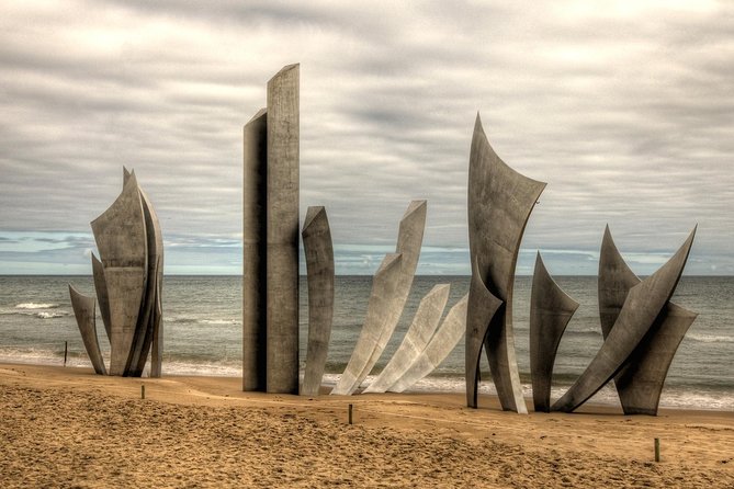 Normandy D Day Landing Shore Excursion Customized Private Tour From Le Havre - Paying Respects at Memorials