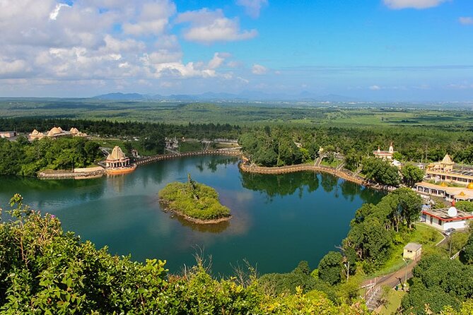 North & South in One Day All Inclusive Private Tour With Lunch - Accessibility and Participation