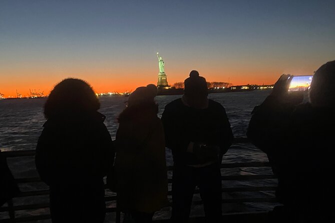 NYC: Statue of Liberty & Skyline 90 Min Sunset Cruise & Cash Bar - Cruise Booking and Policies