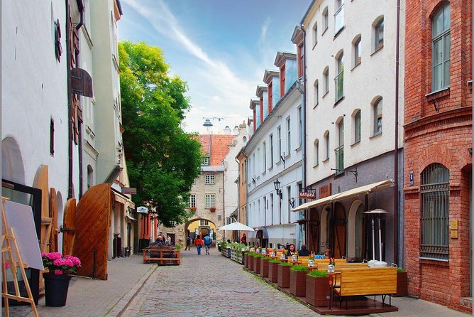 Old Riga Walking Tour - Memorable Landmarks