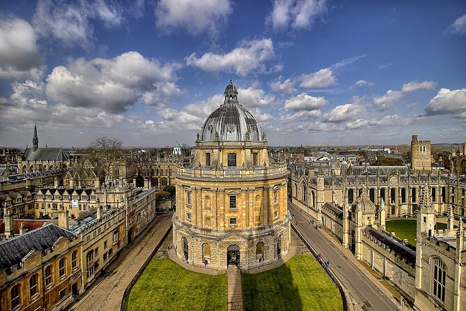 Oxford University Private Walking Tour With a Professional Guide - Included Services
