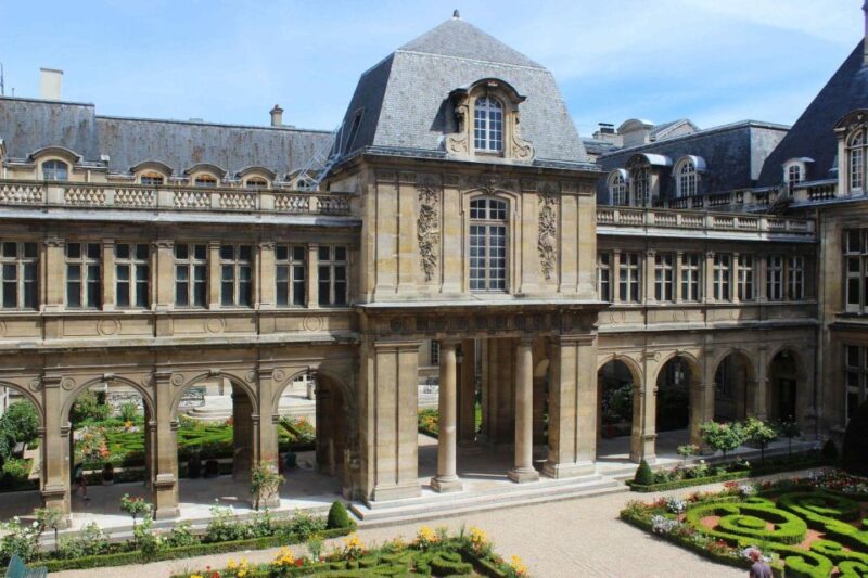 Paris: Carnavalet Museum In-App Audio Tour (ENG) - Audio Guide Access and Requirements