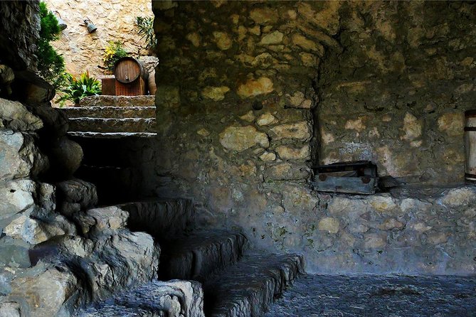 Petrele Castle Tour - Customer Reviews and Ratings