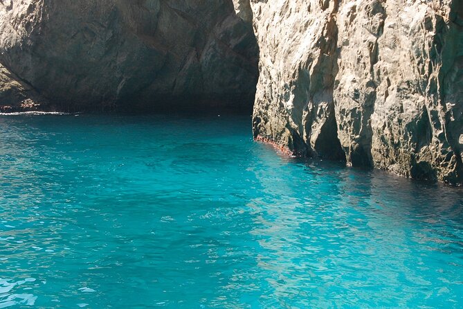 Polignano a Mare: Private Tour of the Caves With Champagne - 4 Hours - Exploring the Caves of Polignano a Mare