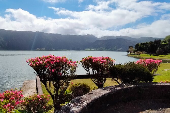 Ponta Delgada Sete Cidades Green & Blue Lakes - Small Group Tour - Accessibility and Participation