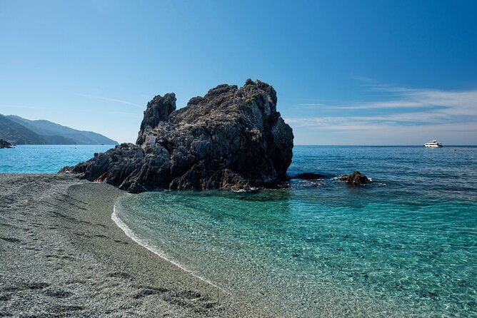 Private Boat Tour From La Spezia to the 5 Terre - Unique Small Group Tour