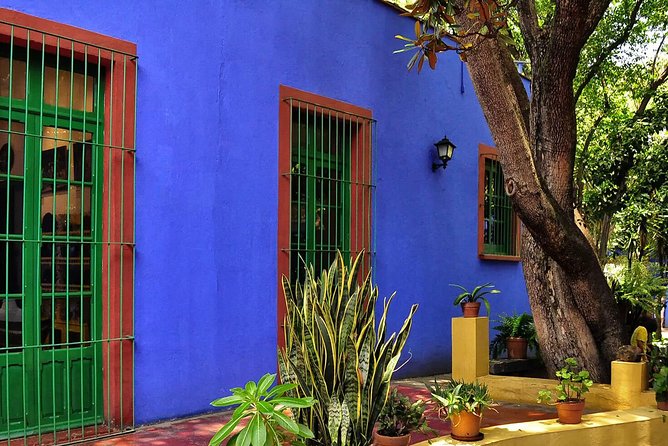 Private City Tour in Frida Kahlo, Coyoacan, and Xochimilco - Exploring Frida Kahlos Casa Azul