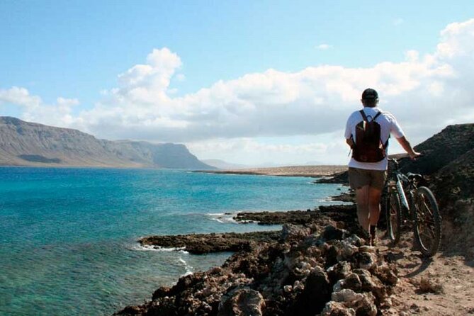 Private Excursion in Lanzarote, Minibus and Guide Available - Accessibility and Participation