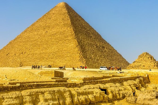 Private Giza Plateau and Pyramids Day Tour - Exploring the Giza Plateau