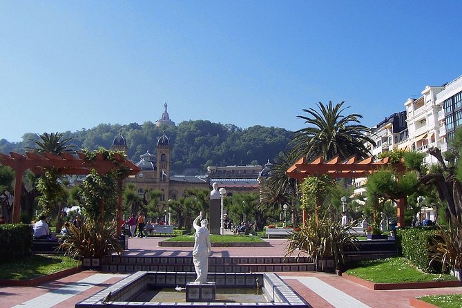 Private Guided Pintxos Tour of San Sebastian - Visiting Iconic San Sebastian Landmarks