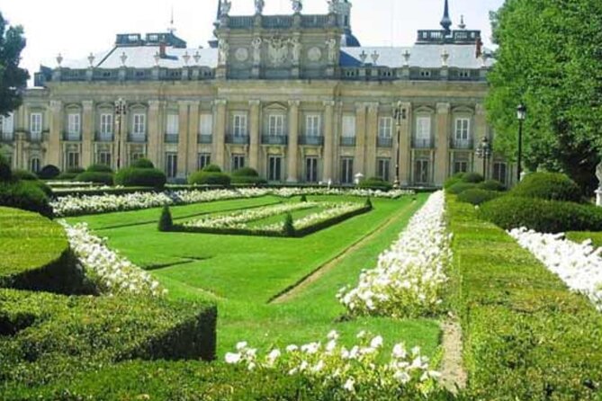 Private Guided Tour With Admission to La Granja and Fabrica De Vidrio - Exploring La Granja