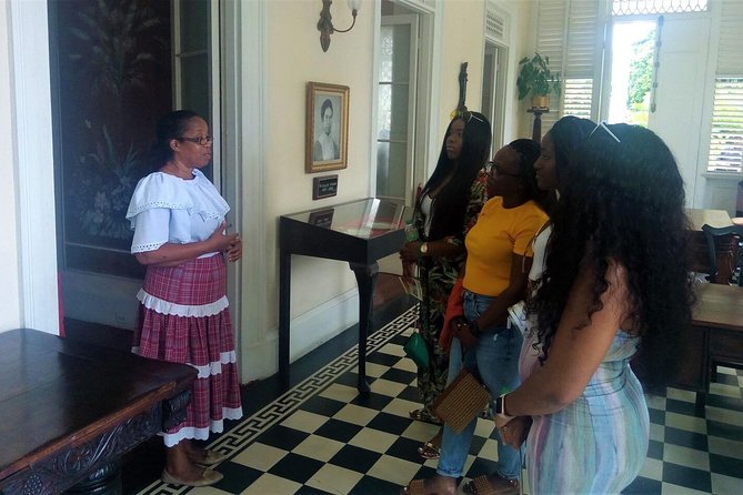 Private Kingston Heritage Tour - Souvenir Photos