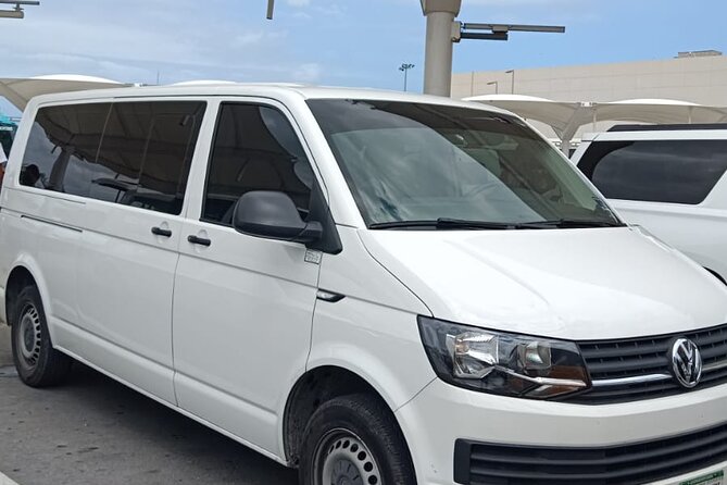 Private Luxury SUV Cancun Airport to Cancun Hotel Zone - Luggage and Accessibility