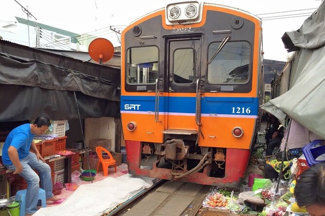 Private Maeklong Railway Market and Amphawa Day Tour From Bangkok - Review Insights