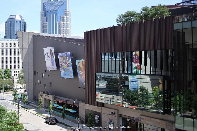 Private Nashville Walking Tour With Johnny Cash Museum Admission - Experiencing Local Cuisine and Drinks