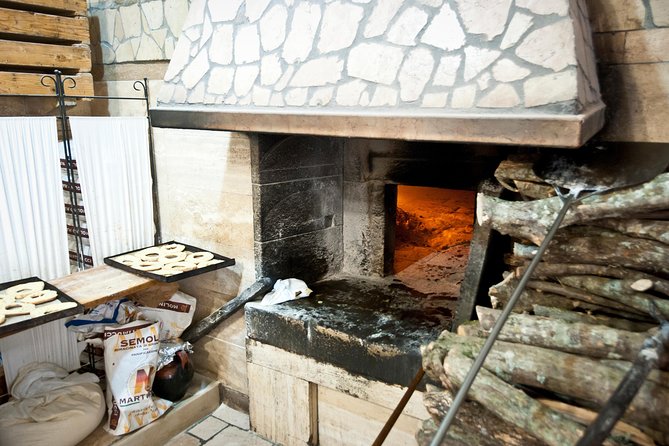 Private Tour: Altamura Walking Tour With Focaccia Tasting - Exploring Medieval Churches