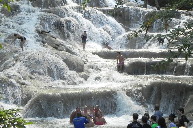 Private Tour From Ocho Rios to Blue Hole and Dunns River - Climbing Dunns River
