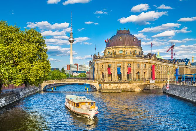 Private Tour Guide Berlin With a Local: Kickstart Your Trip, Personalized - Navigating the City With Ease
