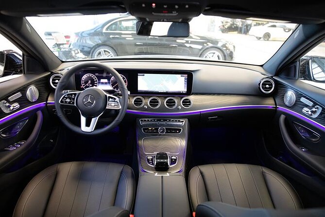 Private Transfer : Between Hamilton Airport OR Toronto Pearson Airport and City-One Way - Traveler Information