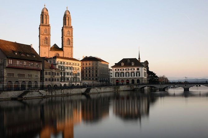 Private Transfer Zurich City to Zurich Airport ZRH by Minibus - Pickup and Drop-off