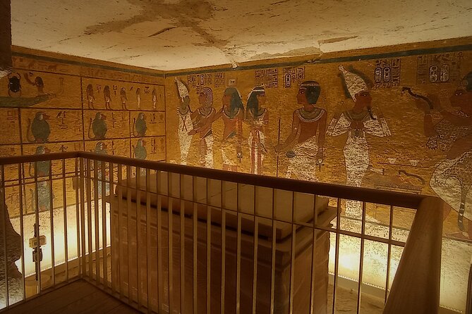 Private West Bank Luxor Tour With Local Food Tasting - Touring Luxor Temple