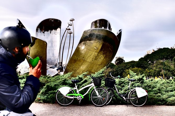 Recoleta and Palermo Bike Tour - Private Tour - Admiring El Rosedal Park