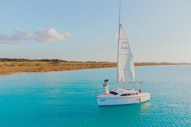 Sailboat Tour Across the Seven Colors Lagoon in Bacalar - Exploring the Lagoon