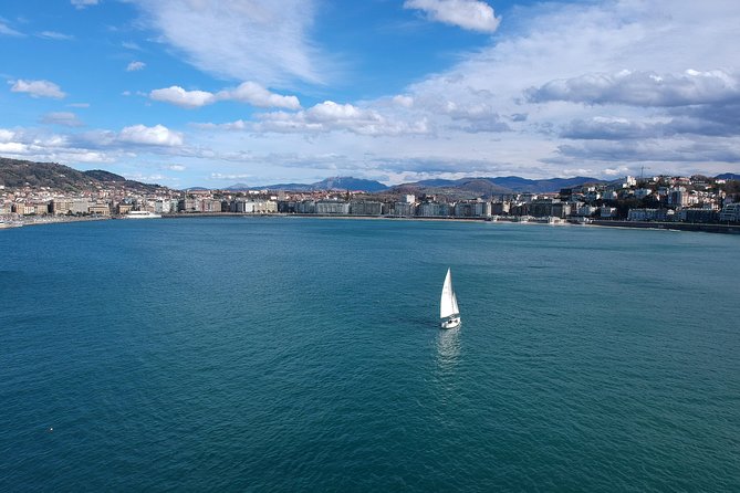 San Sebastian Sunset Sailing Trip - Inclusions and Amenities