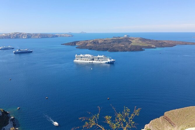 Santorini Coastal Excursion: Oia Highlights for Cruise Guests - Accessibility and Health Considerations