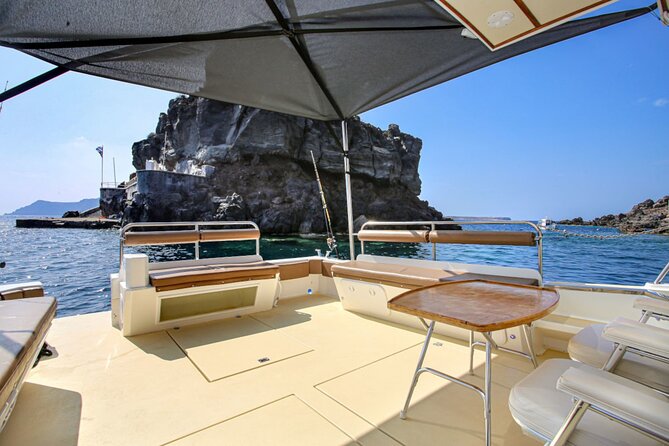 Santorini Private Cruise Sightseeing Tour With BBQ and Drinks - Inclusion and Exclusion