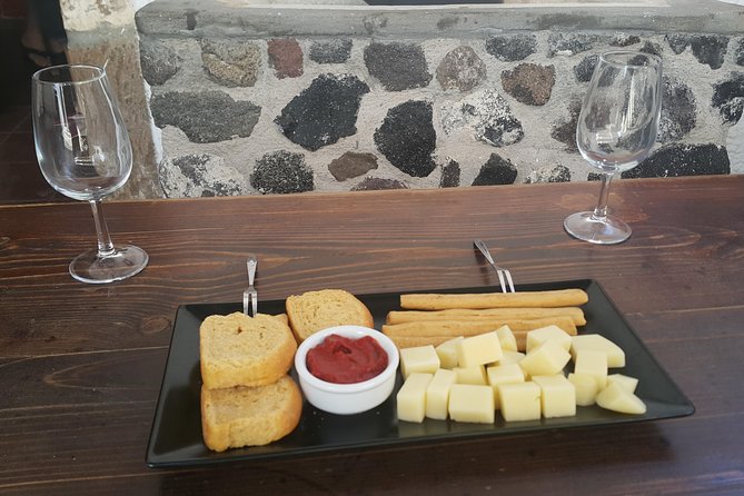 Santorini Wine Tasting & Food Pairing :Taste Good Life at Santorini - Discovering Pyrgos Village and Castle