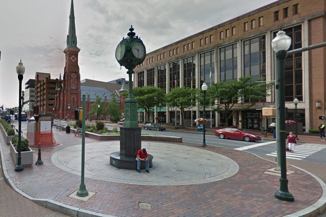 Self-Guided Harrisburg Scavenger Hunt: Capitol Reflections - Weather and Attire Considerations