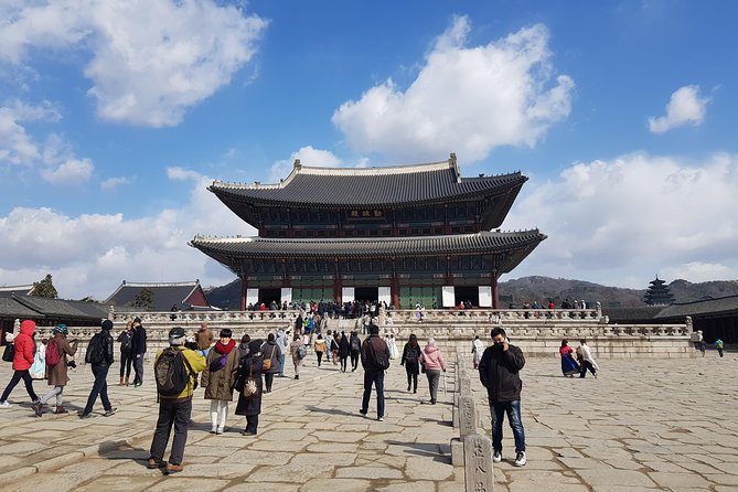 Seoul: Royal Palace Morning Tour Including Cheongwadae - Discovering Gyeongbokgung Palace