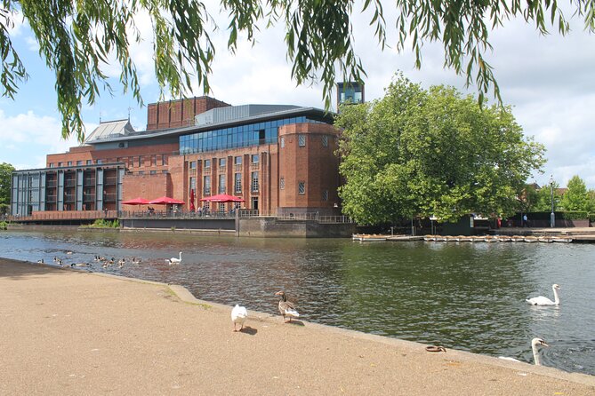 Shakespeare and Hathaway Tour Review - Accessibility and Additional Information