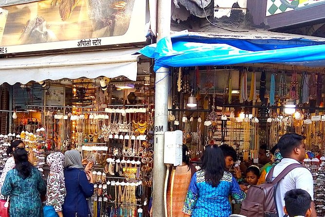 Shopping and Bazaar Trail in Mumbai - Exploring Mumbais Bazaars