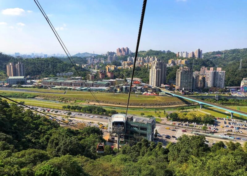 Sip & Savor: 🚠 Maokong Tea & Shenkeng Tofu Private Day Tour - Tea Tasting and Panoramic Views