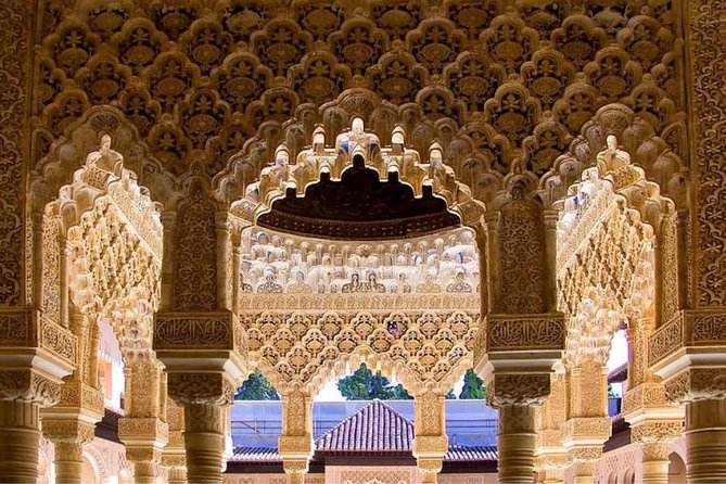 Skip the Line: Alhambra Palace and Generalife Gardens Private Guided Tour - Important Information for Guests