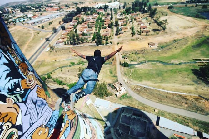 Soweto, Apartheid Museum & Constitution Hill Day Tour - What to Expect on the Tour