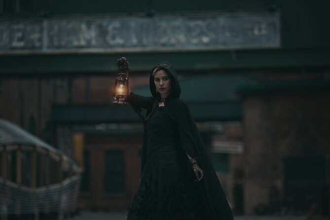 Spirits of the Distillery District Ghost Tour - The Role of Tour Guides