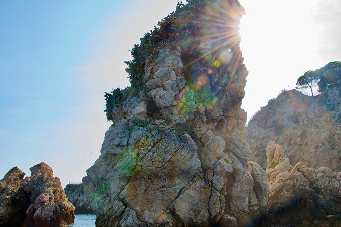 Tour to Baia Di Taormina, Isola Bella and Naxos - Expert Insights and History