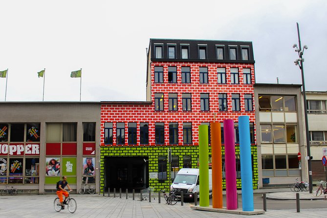 Touristic Highlights of Antwerp on a Private Tour With a Local - Admiring Artistic Masterpieces