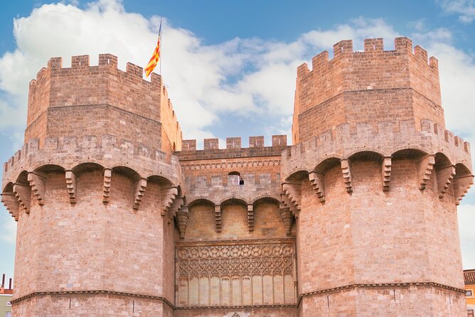 Valencia Iconic Sights Scavenger Hunt - Accessibility and Tour Details