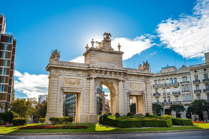 Valencia Scavenger Hunt and Highlights Self-Guided Tour - Accessibility and Participation Information