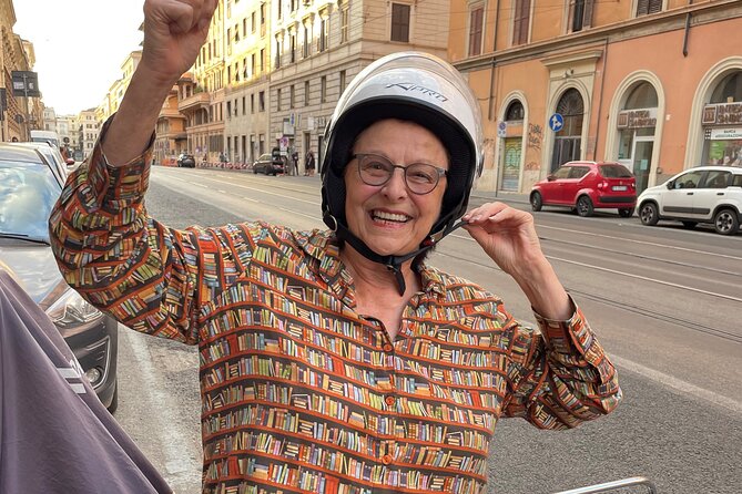 Vespa Tour in Rome With Nicolò - Experiencing the Sights and Sounds