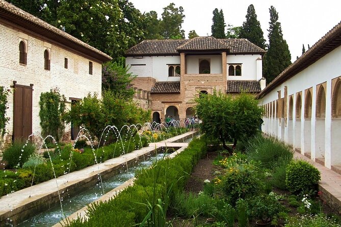 Visit Alhambra and Generalife With Physical Audio Guide - Reviews and Ratings