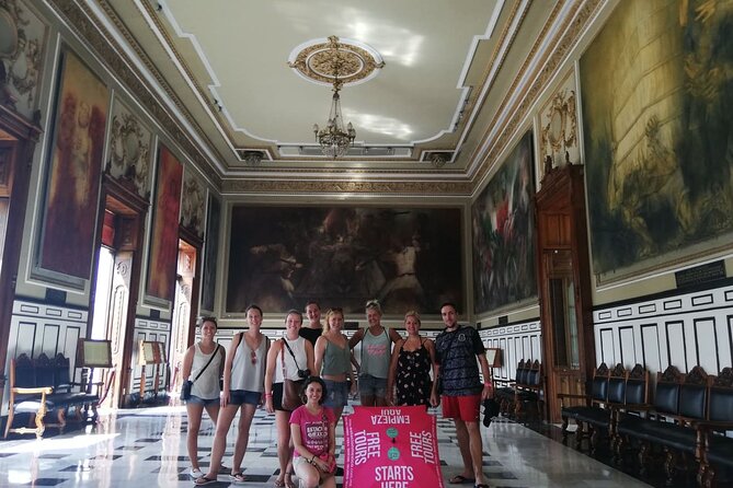 Walking Tour Across the Historic Center in Merida - Exploring the Historic Center