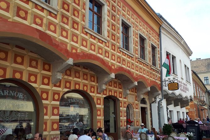 Walking Tour and Wine Tasting With Legends in the Castle District - Tour Highlights