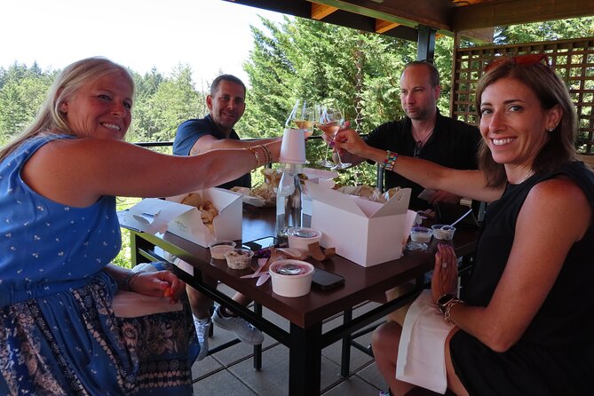 Willamette Valley Boutique Winery Tour With Lunch - Wine Tasting Experience